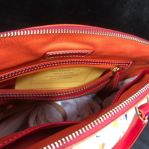 Disney Dooney & Bourke Snow White & the Seven Dwarfs 85th Anniversary Satchel B - Picture 6 of 6